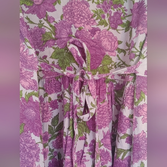 Country dress - Picture 3 of 8